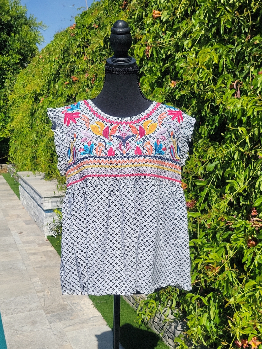 THML Embroidered Boho Babydoll Sleeveless Flowy Top L